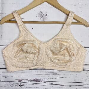 Breezies cream ivory bra 40D